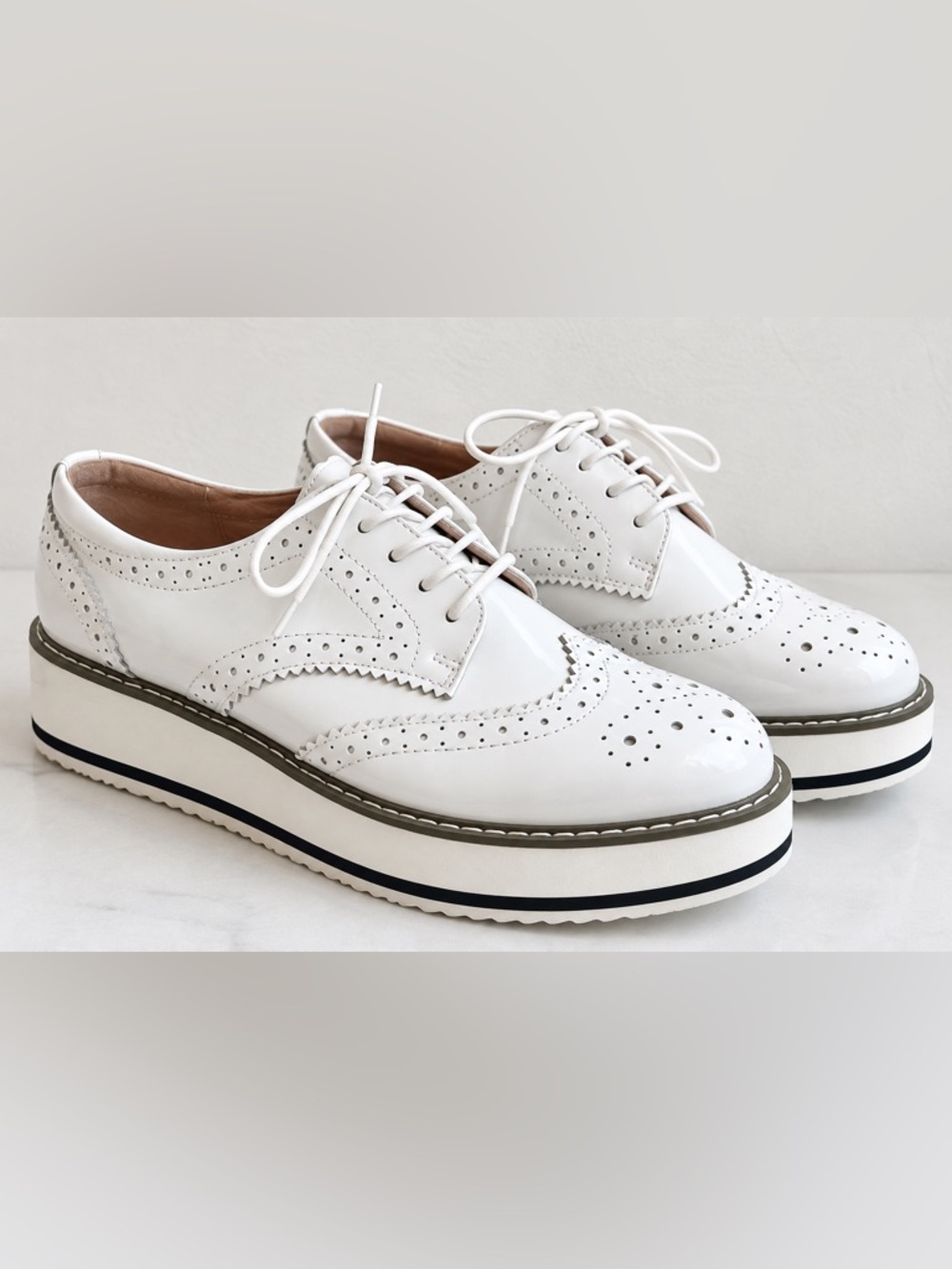NWT Dadawen White Platform Brogue Oxford Women's Shoes Size 8